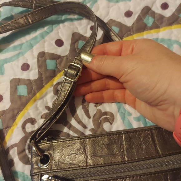 Nicole Miller Little Metallic Grey Purse 🩶 - Picture 5 of 12